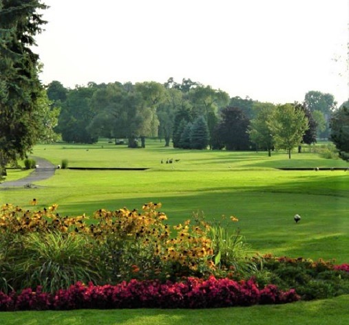 Bay Pointe Golf Club