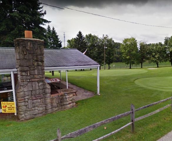 Kistlers_Par_3_Golf_Course,_Jeannette,_PA_2.JPG