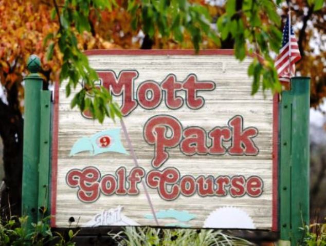 Mott Park Golf Course, CLOSED 2011, Flint, Michigan, 48504 - Golf Course Photo