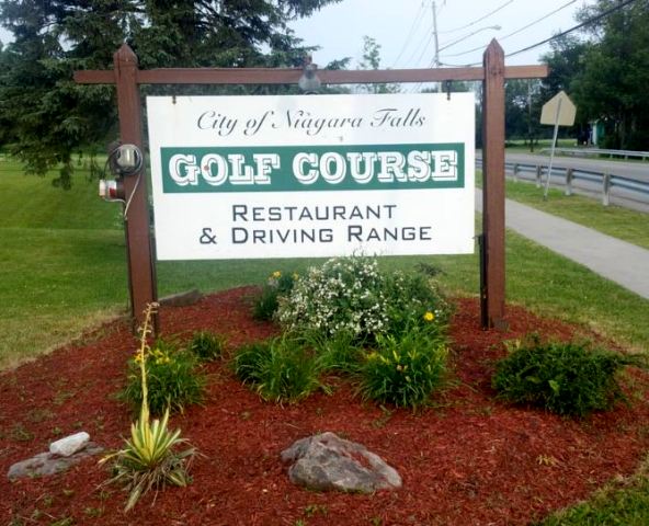 Hyde Park Golf Course, Red Nine,Niagara Falls, New York,  - Golf Course Photo