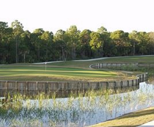 Pelican Pointe Golf & Country Club